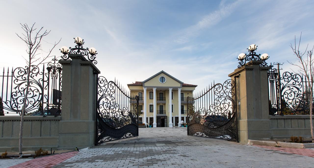 "L'Art De Vivre" Resort Korce Rom bilde