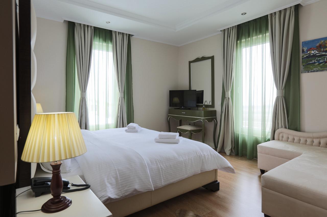 "L'Art De Vivre" Resort Korce Eksteriør bilde